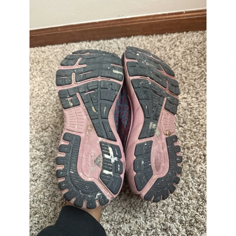 Brooks Adrenaline GTS 21 Women Size 11 Gray Running Shoes Gym Comfort Sneaker